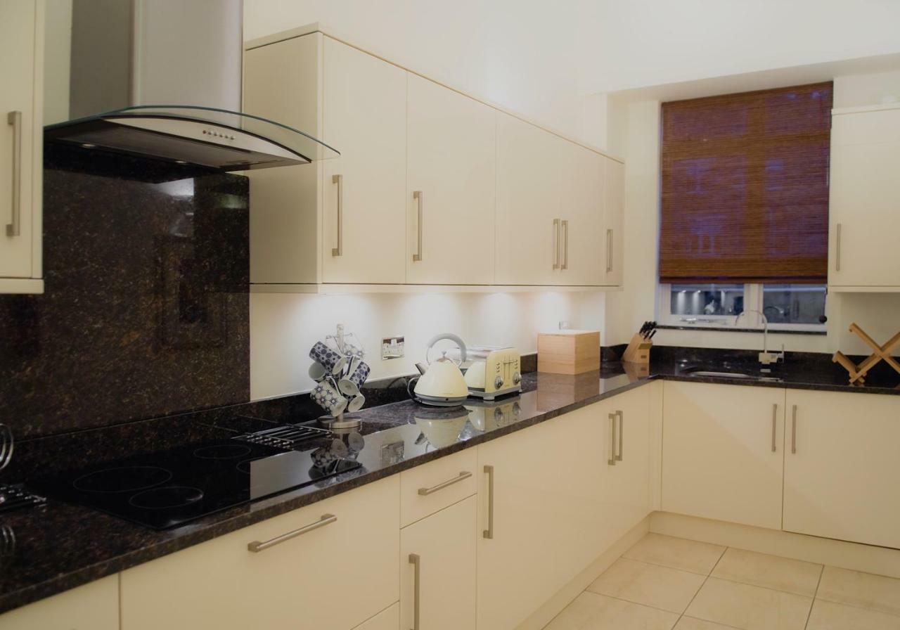 אדינבורו The Lynedoch Place Residence מראה חיצוני תמונה